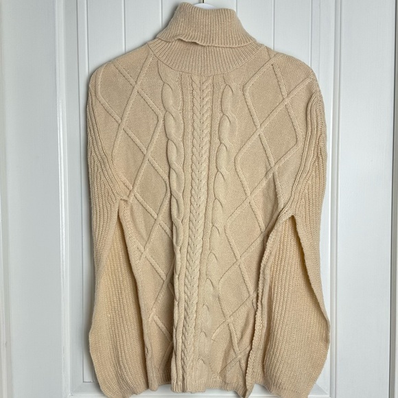 Boutique Chic cream knitted turtleneck poncho sweater size small - Picture 2 of 7